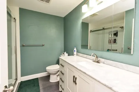 136 Fox Hollow Way Manchester NH 03104