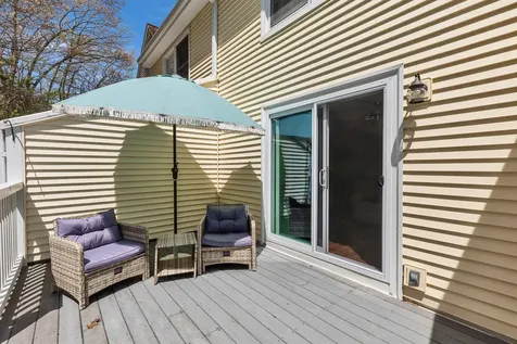 136 Fox Hollow Way Manchester NH 03104