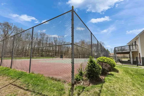 136 Fox Hollow Way Manchester NH 03104