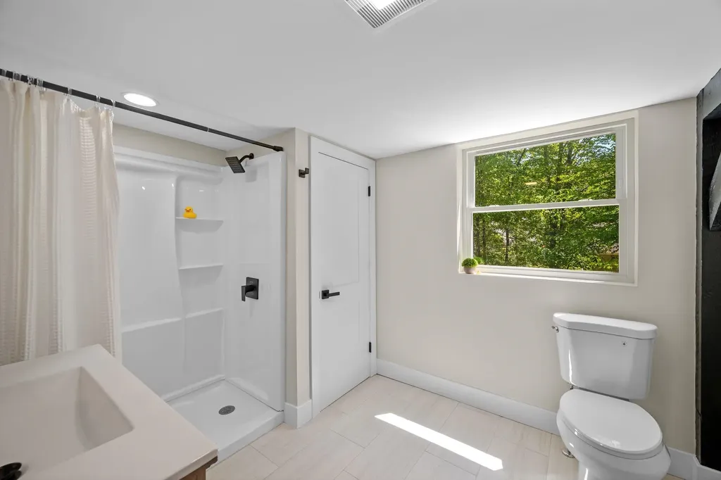 20 Hawkewood Road Sandown NH 03873