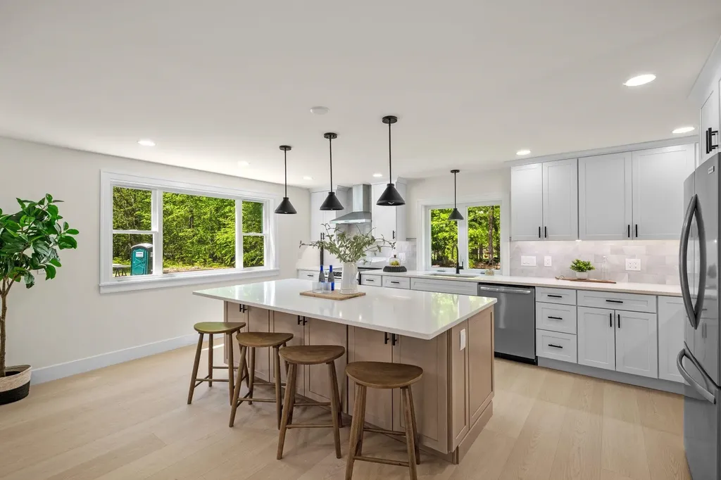 20 Hawkewood Road Sandown NH 03873