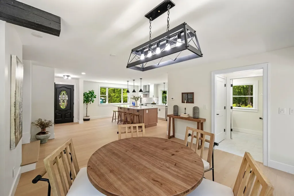 20 Hawkewood Road Sandown NH 03873
