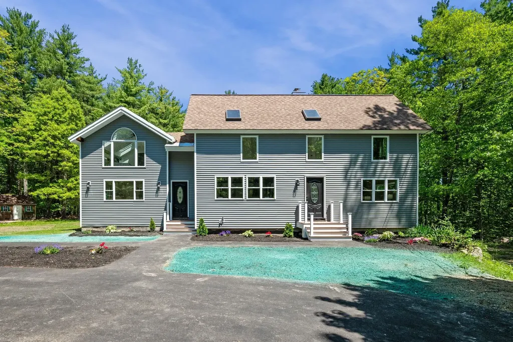 20 Hawkewood Road Sandown NH 03873