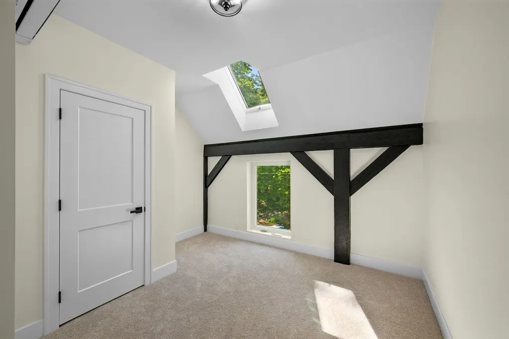 20 Hawkewood Road Sandown NH 03873