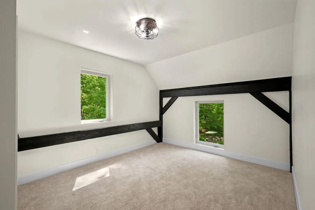20 Hawkewood Road Sandown NH 03873