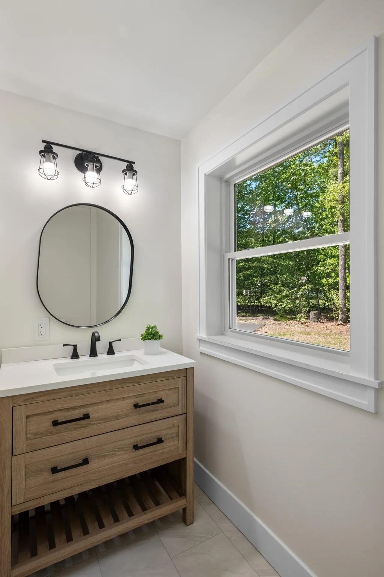 20 Hawkewood Road Sandown NH 03873