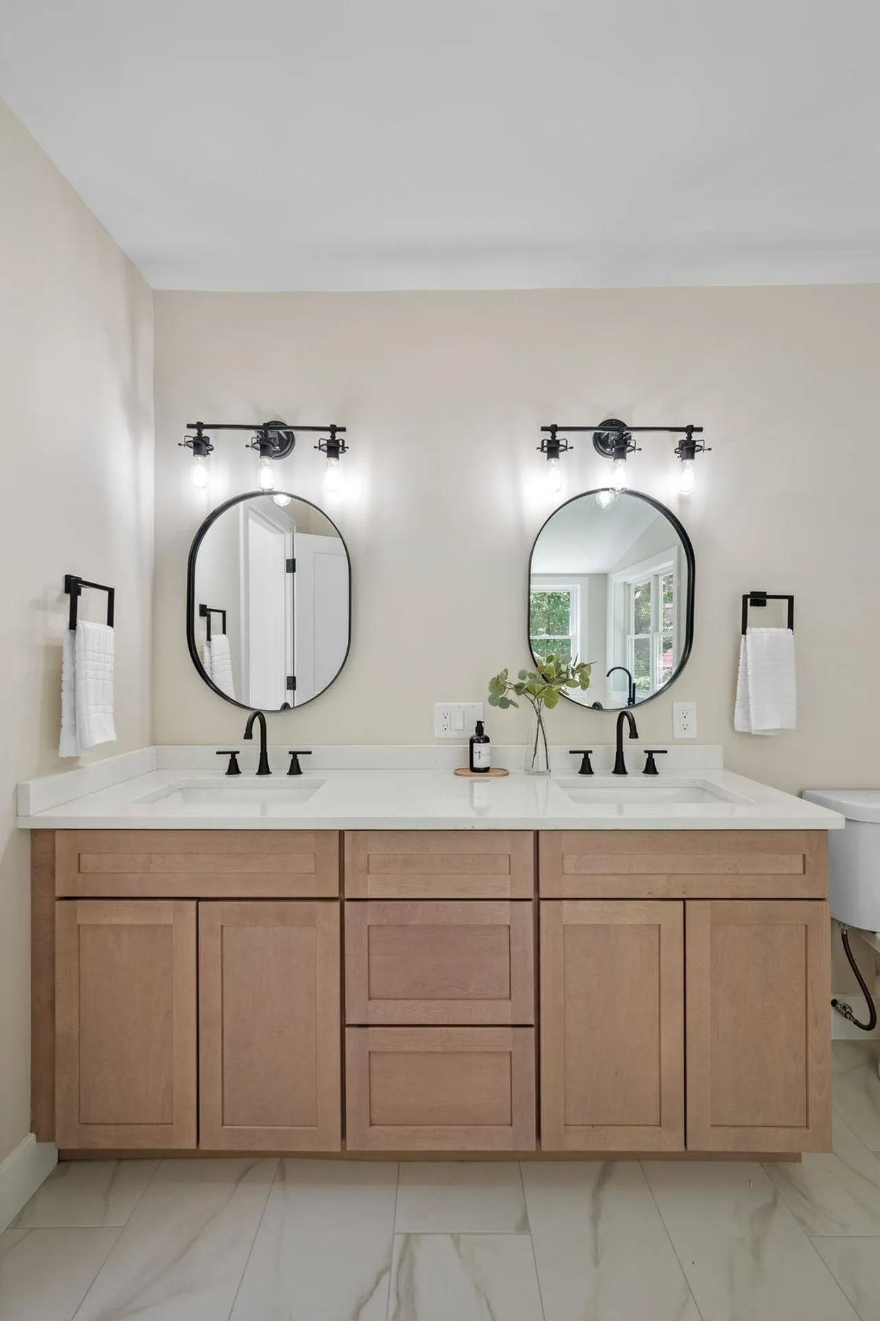 20 Hawkewood Road Sandown NH 03873