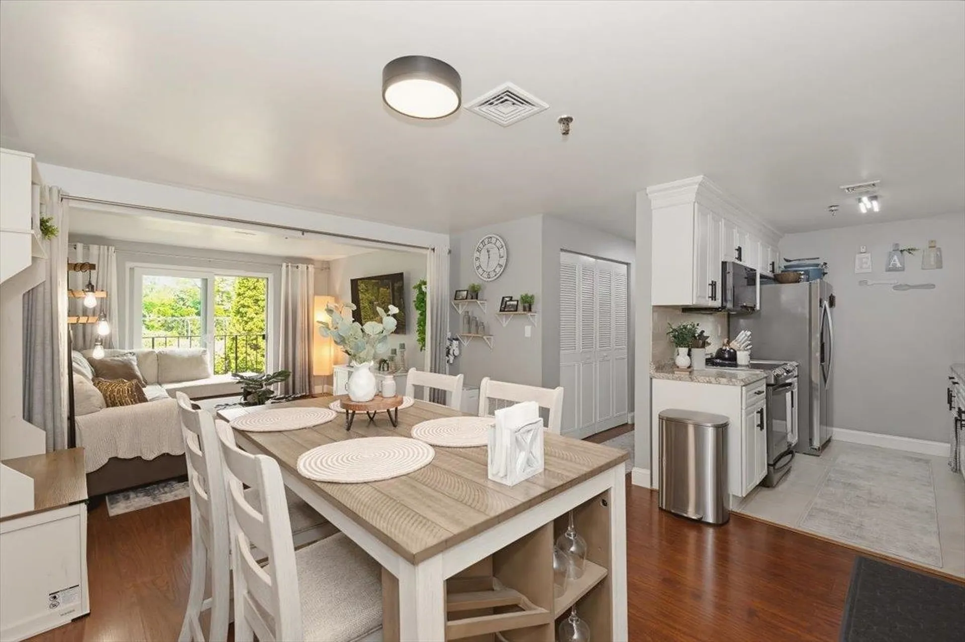 525 Abbott Farm Lane Hudson NH 03051