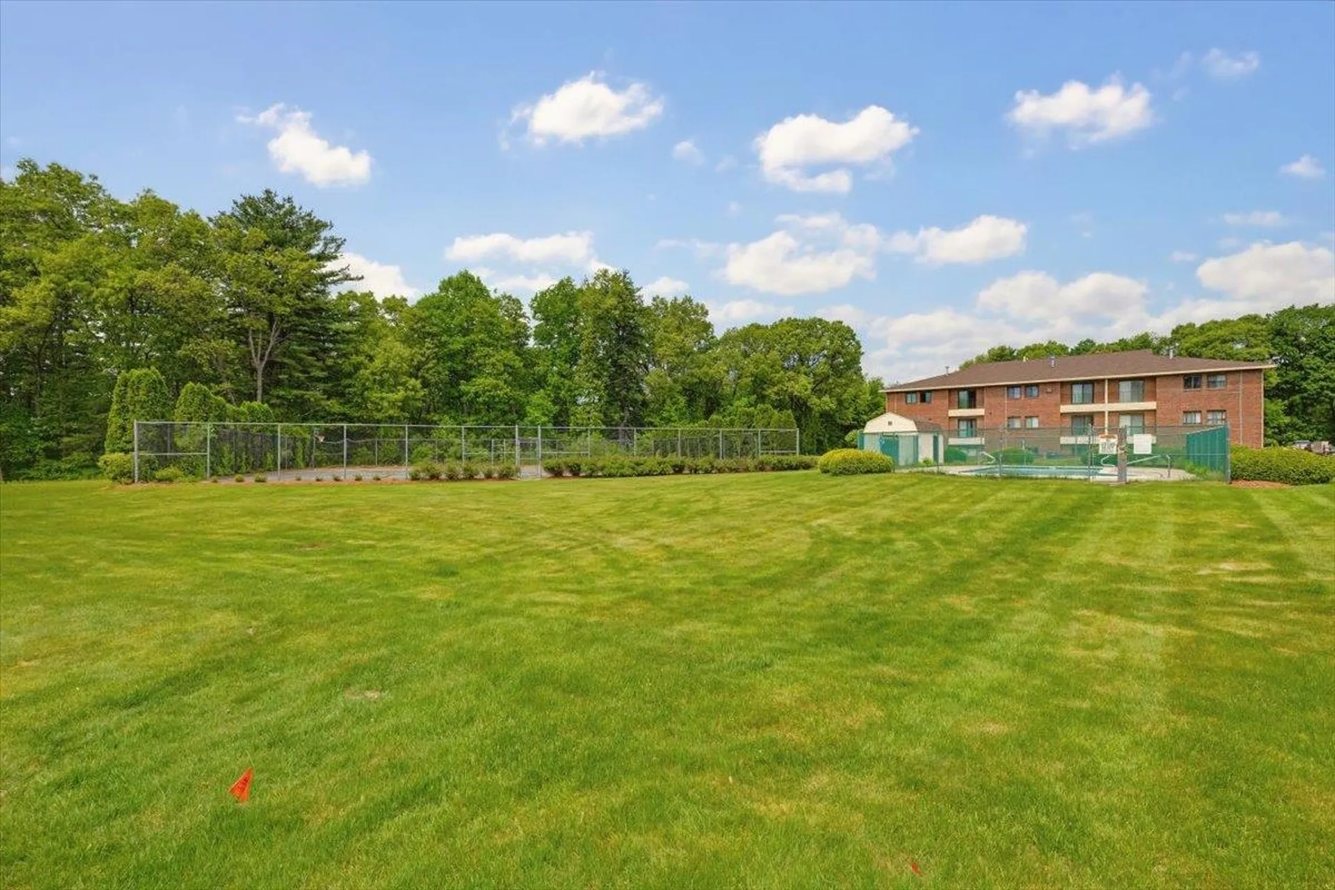 525 Abbott Farm Lane Hudson NH 03051