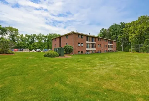 525 Abbott Farm Lane Hudson NH 03051