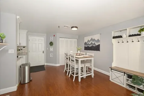 525 Abbott Farm Lane Hudson NH 03051