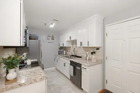 525 Abbott Farm Lane Hudson NH 03051