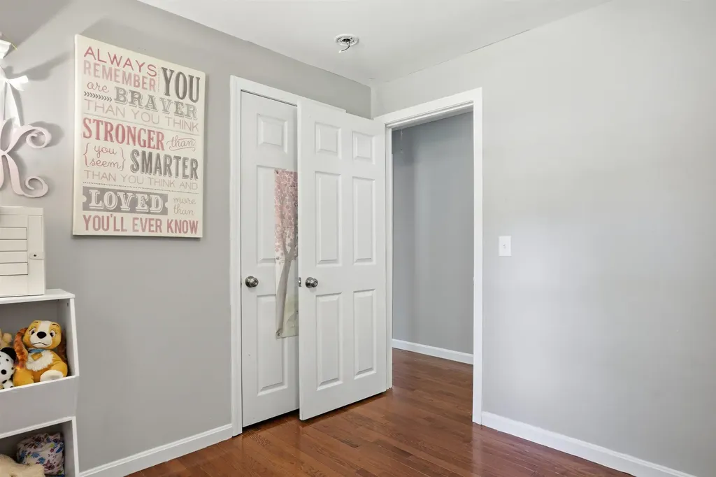 5 Dattilo Road Derry NH 03038