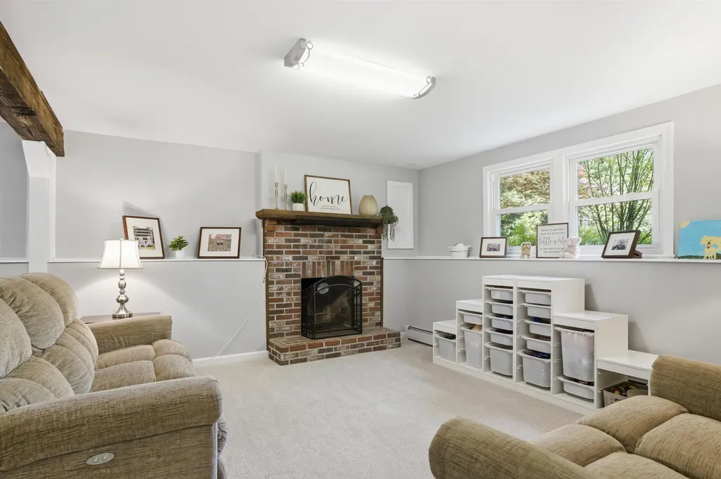 5 Dattilo Road Derry NH 03038