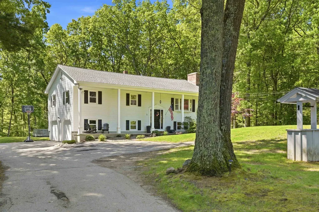 5 Dattilo Road Derry NH 03038
