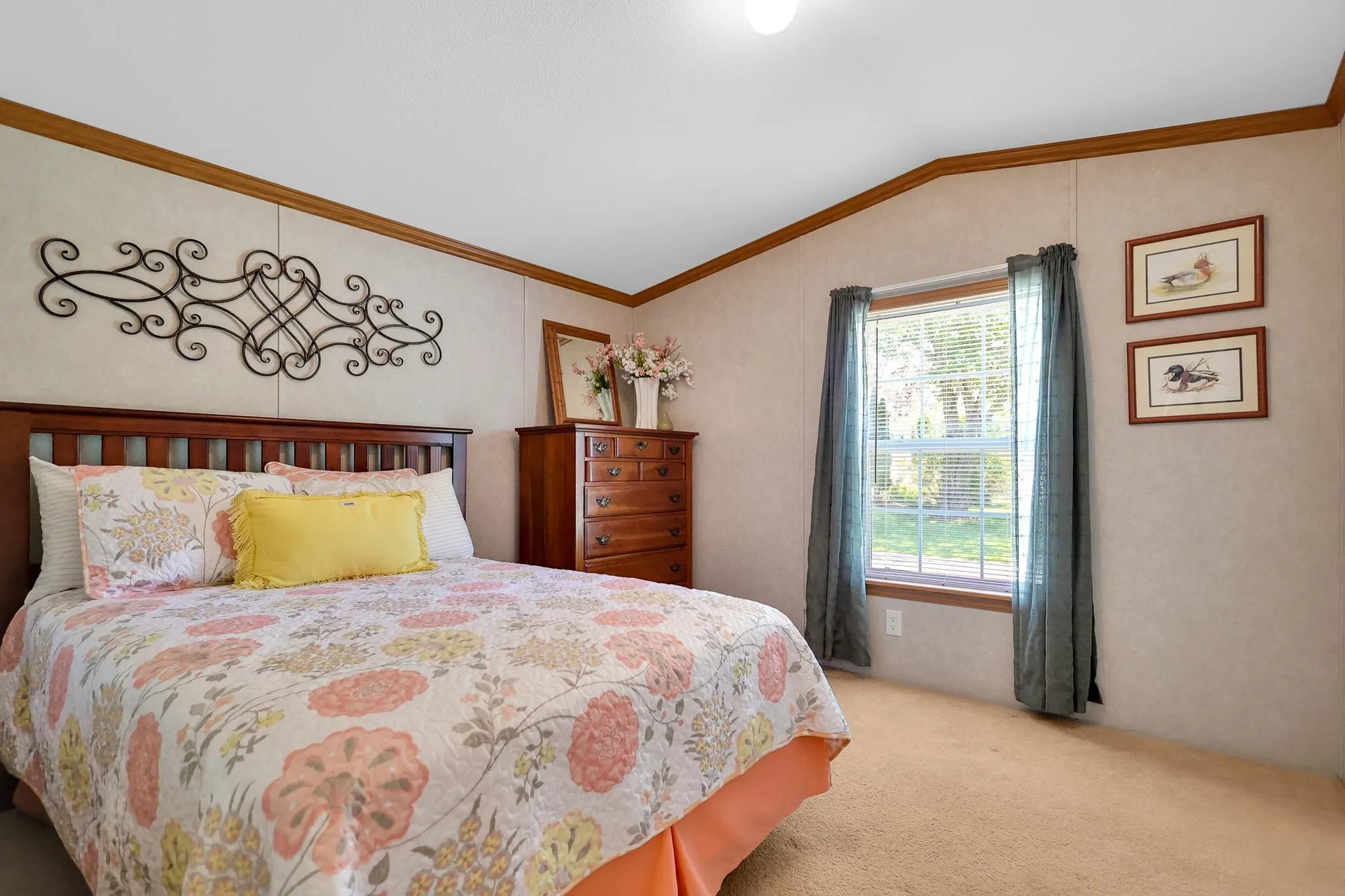 77 Hagop Road Salem NH 03079