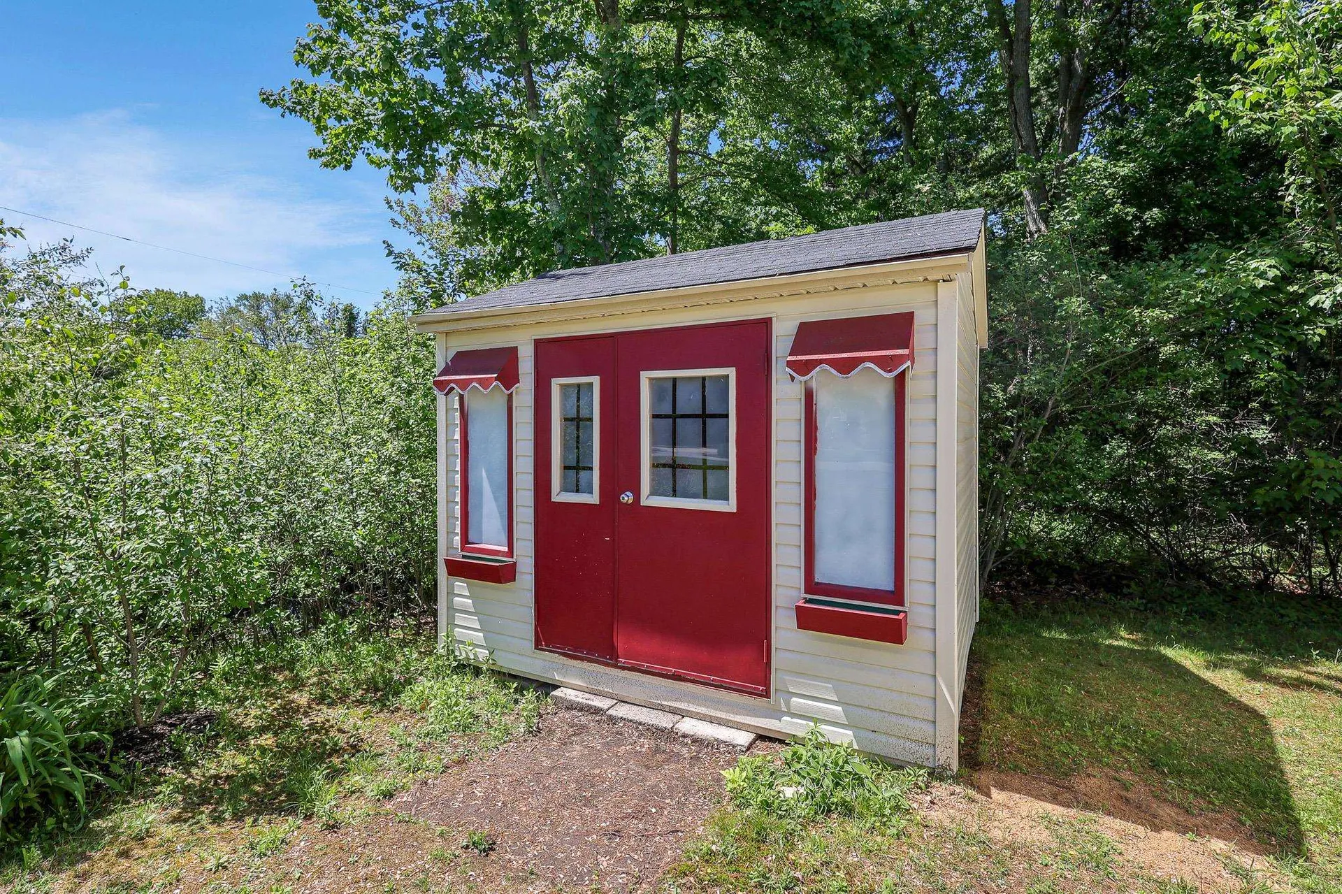 77 Hagop Road Salem NH 03079