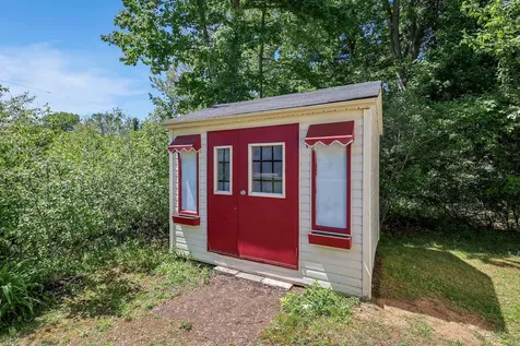 77 Hagop Road Salem NH 03079