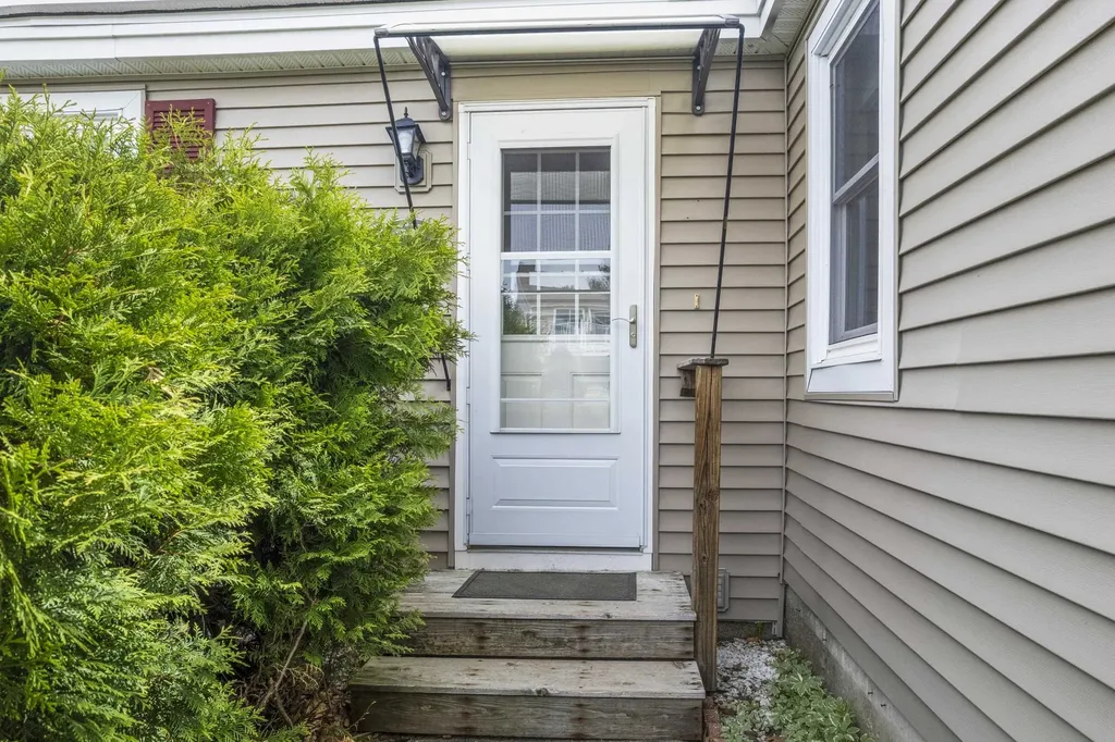 7 Meadow Drive North Berwick ME 03906