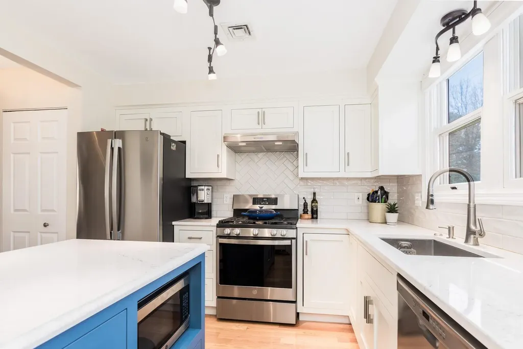 24 Staysail Way Portsmouth NH 03801