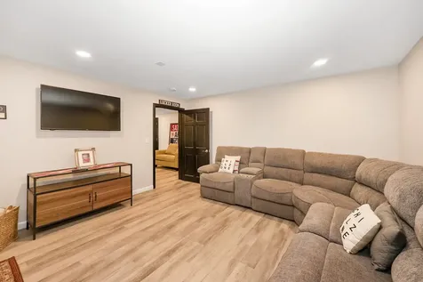 237 Stanton Street Manchester NH 03103