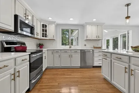 1 Cindy Avenue Salem NH 03079