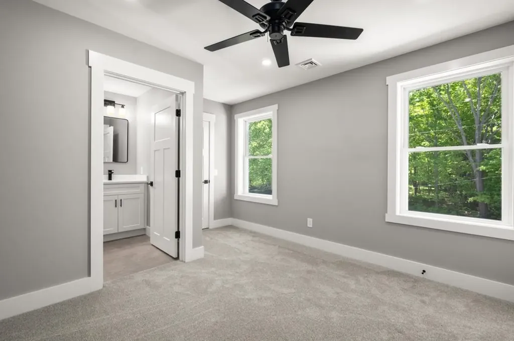 113 South Road Kensington NH 03833
