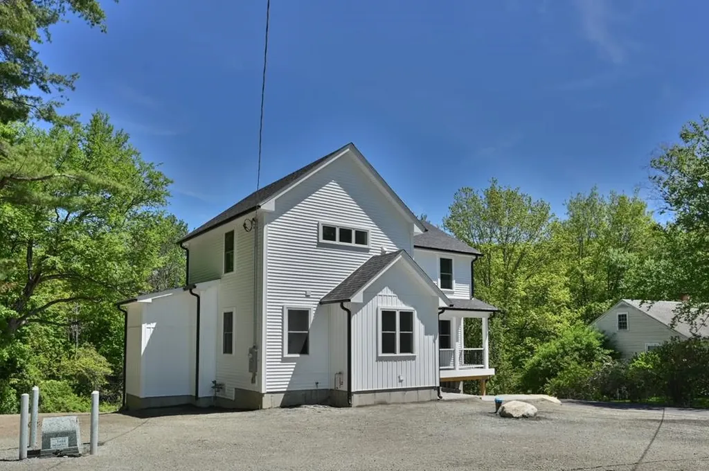113 South Road Kensington NH 03833