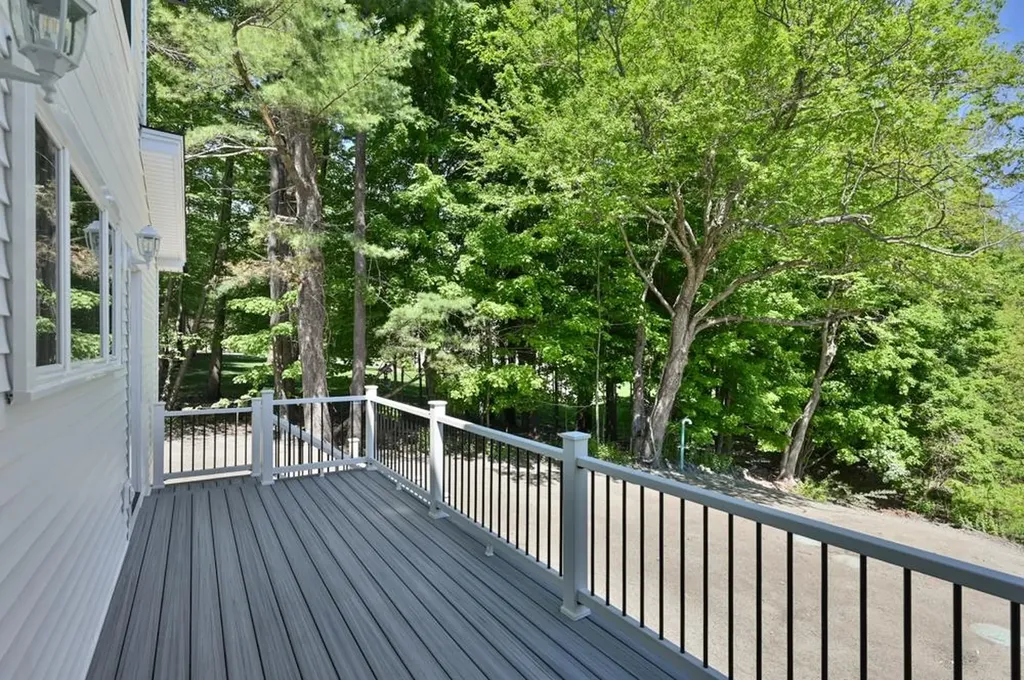 113 South Road Kensington NH 03833