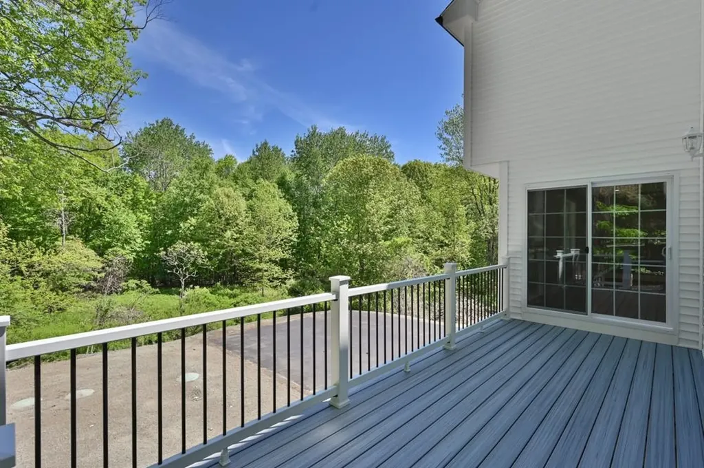 113 South Road Kensington NH 03833