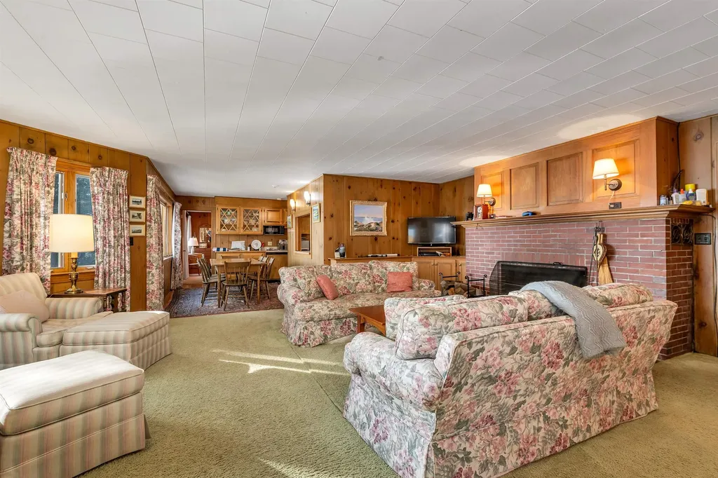 74 Keewaydin Road Wolfeboro NH 03894