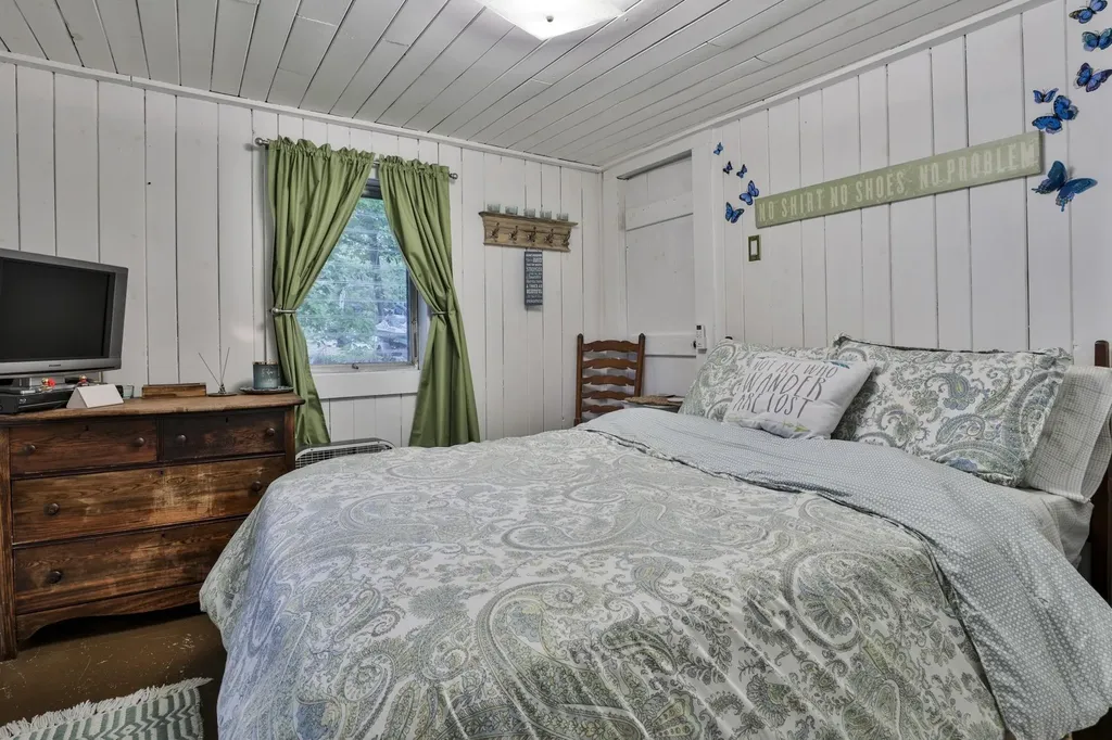 100-102 Tucker Shore Road Belmont NH 03220