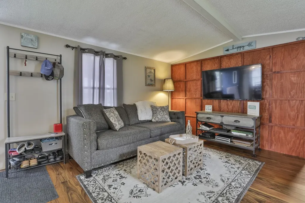 100-102 Tucker Shore Road Belmont NH 03220
