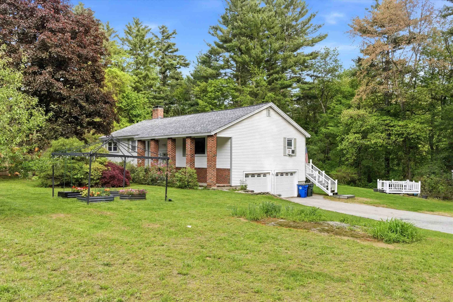 16 Glenwood Drive Goffstown NH 03045