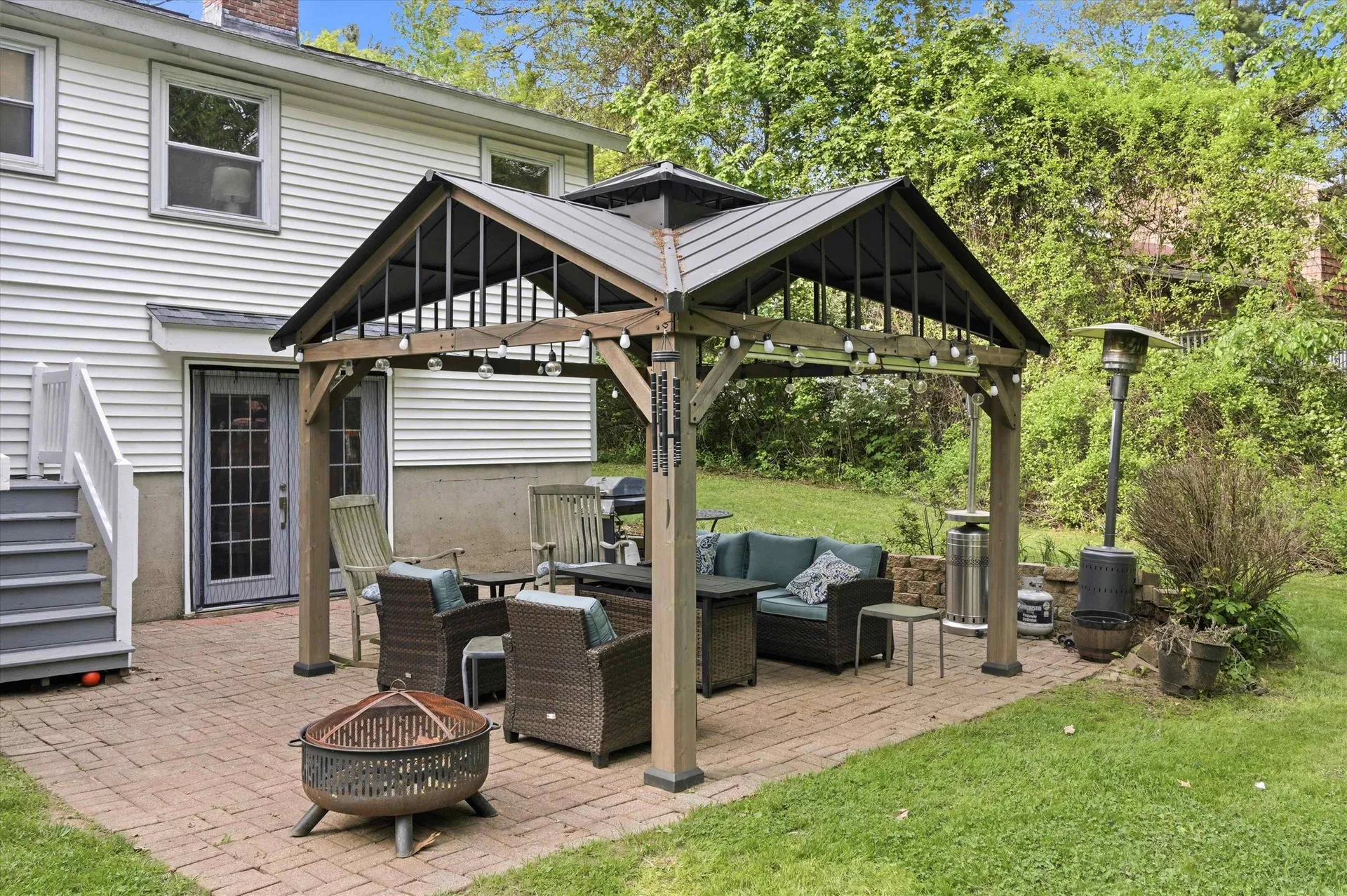 16 Glenwood Drive Goffstown NH 03045