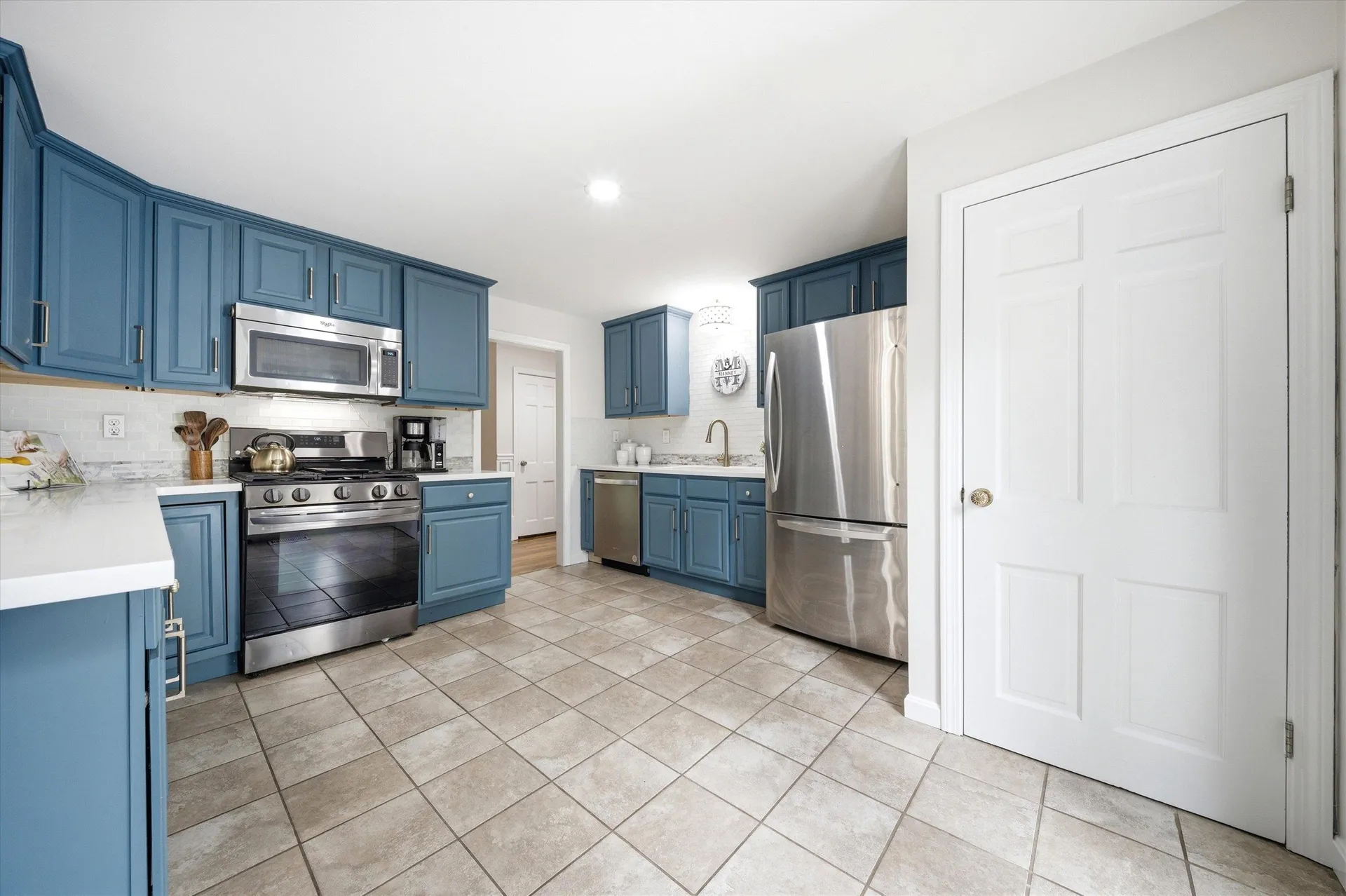 16 Glenwood Drive Goffstown NH 03045