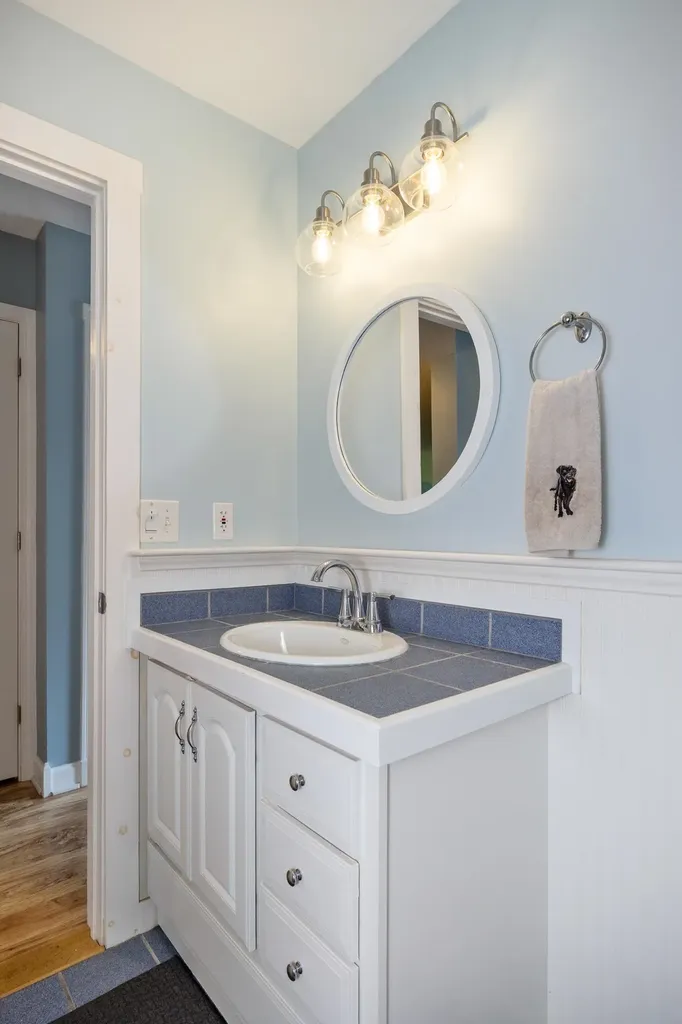6 Twin Oaks Terrace South Burlington VT 05403