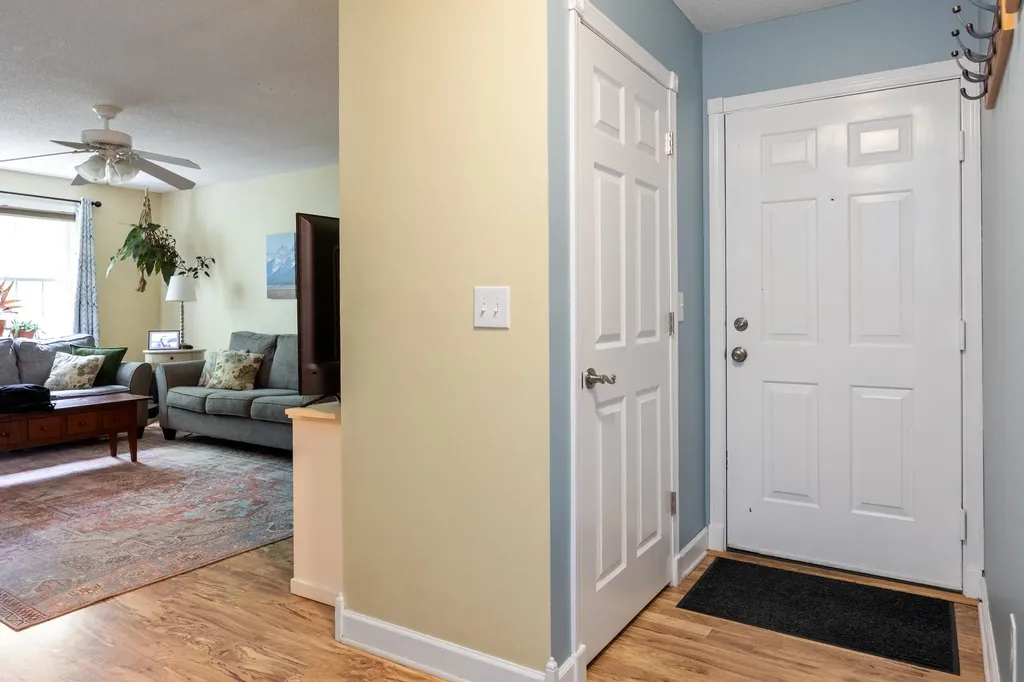 6 Twin Oaks Terrace South Burlington VT 05403