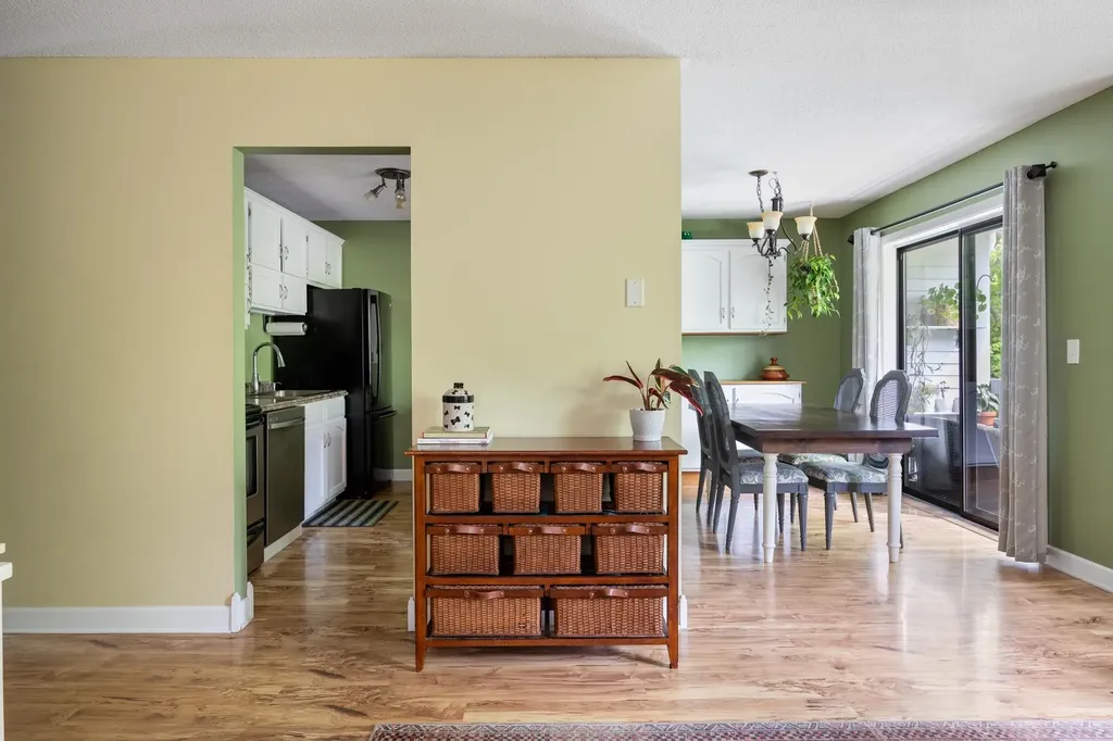 6 Twin Oaks Terrace South Burlington VT 05403