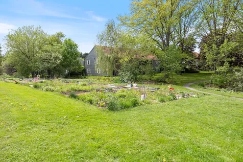 6 Twin Oaks Terrace South Burlington VT 05403