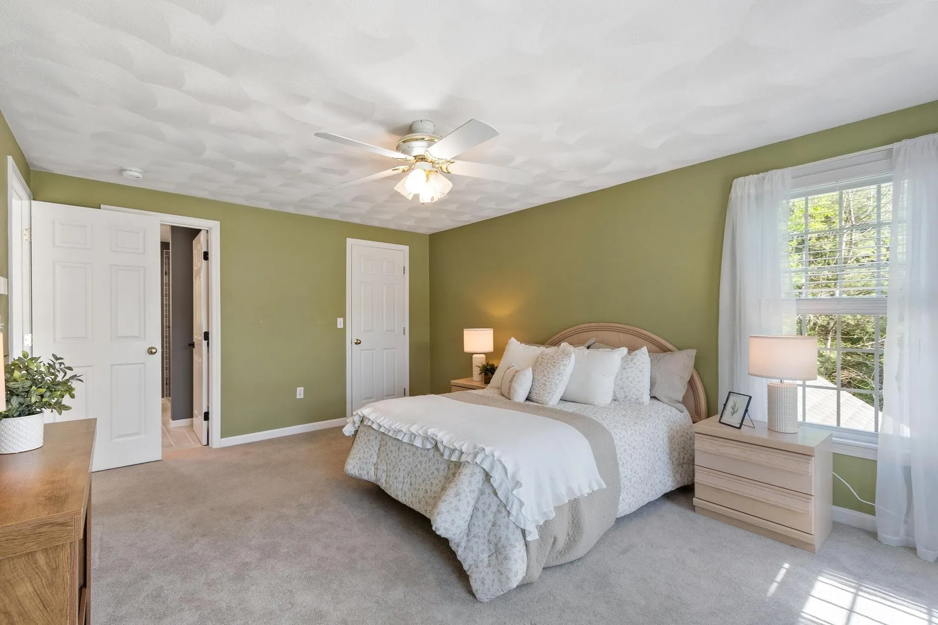 6 Bancroft Street Windham NH 03087
