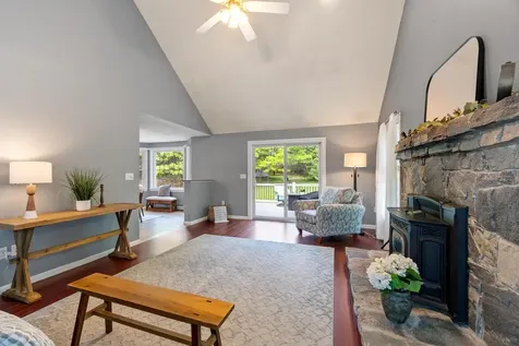 6 Bancroft Street Windham NH 03087