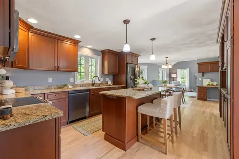 6 Bancroft Street Windham NH 03087