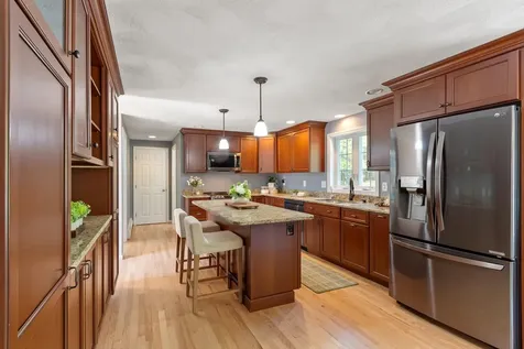 6 Bancroft Street Windham NH 03087