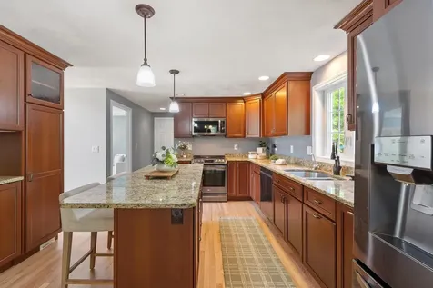 6 Bancroft Street Windham NH 03087