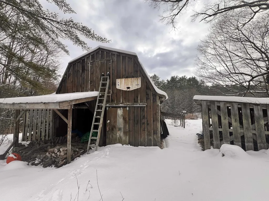 67 Draper Road Hartland VT 05048