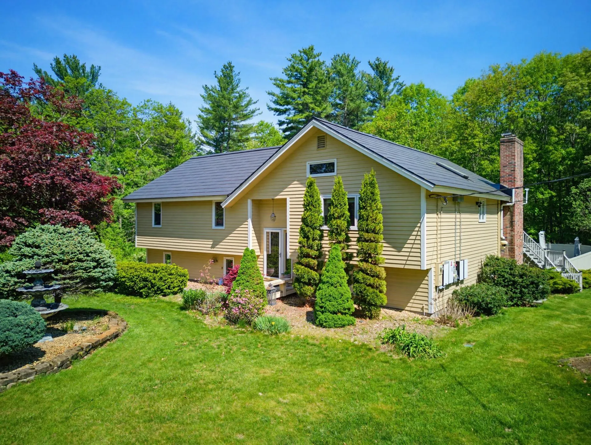 54 Schaefer Circle Hudson NH 03051