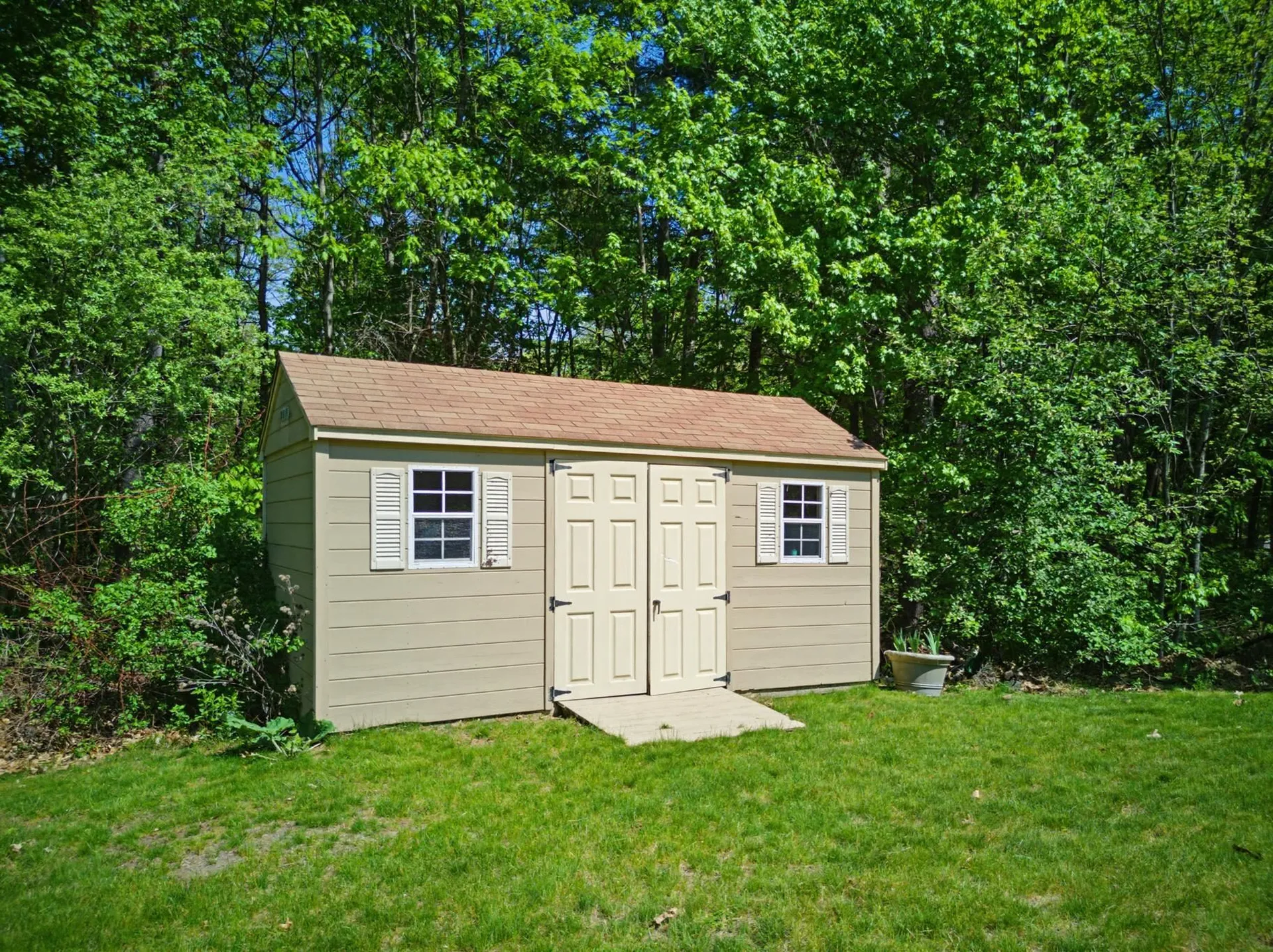 54 Schaefer Circle Hudson NH 03051