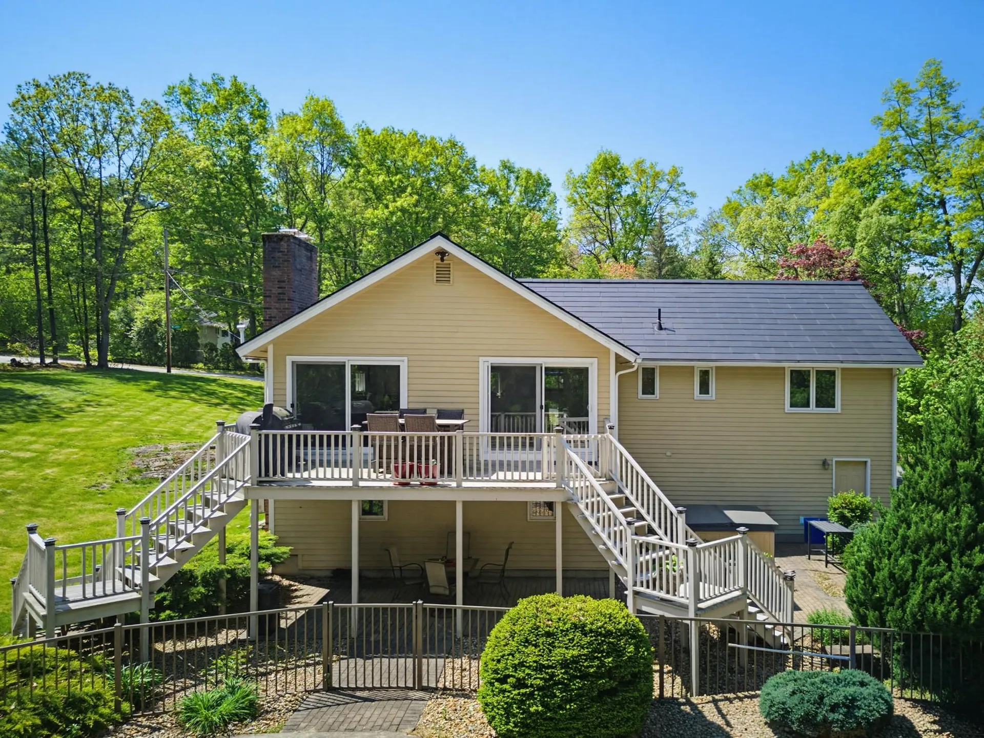 54 Schaefer Circle Hudson NH 03051
