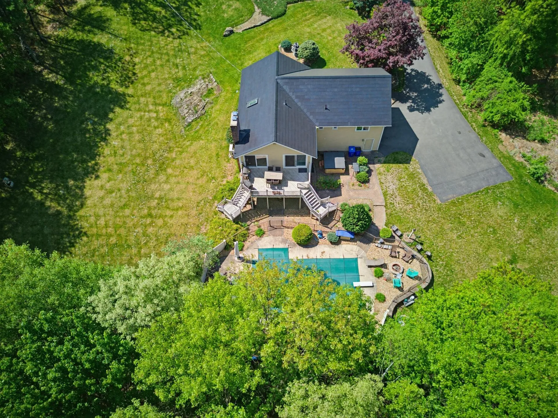 54 Schaefer Circle Hudson NH 03051
